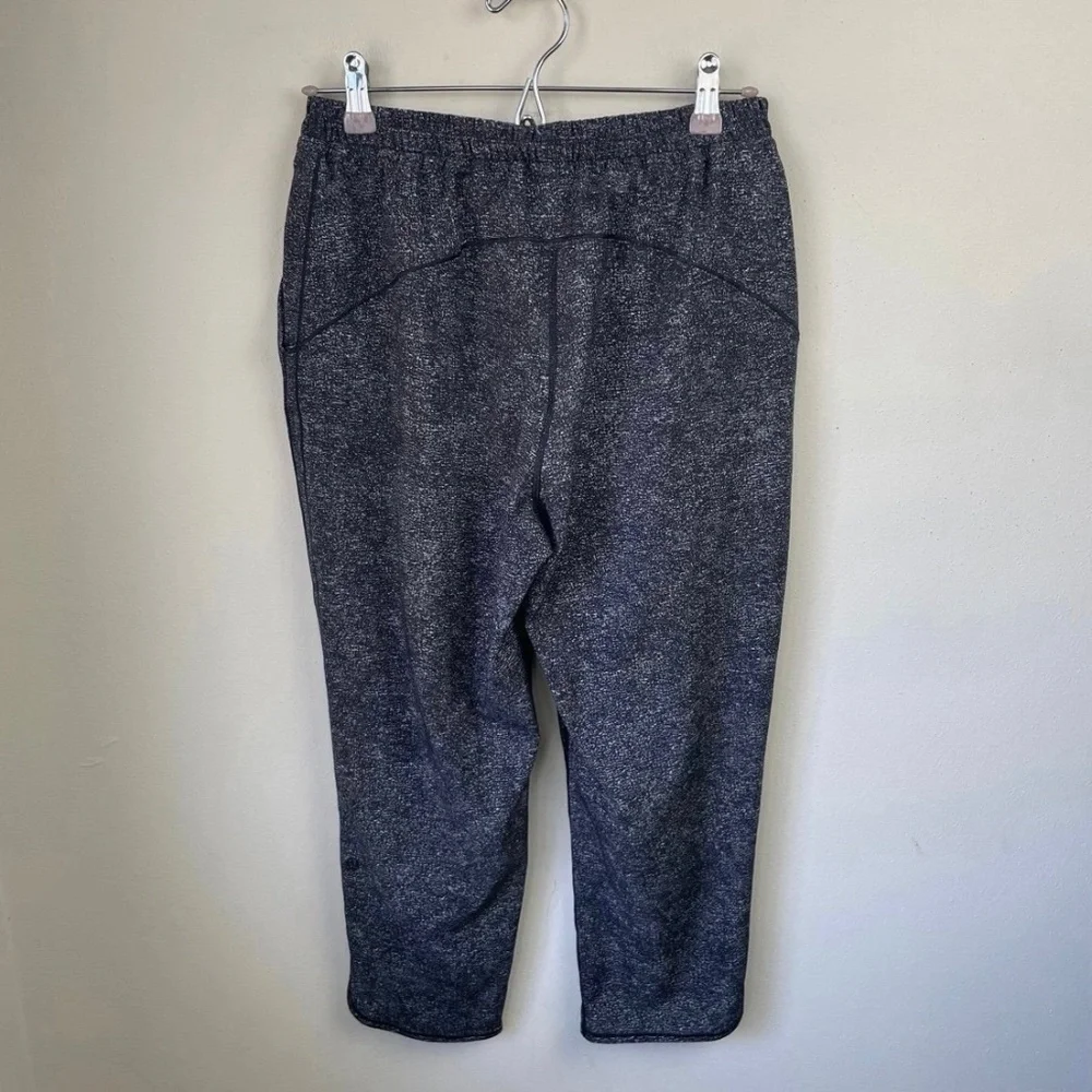 Lululemon Keep It Classic Crop White Noise Alpine White Black